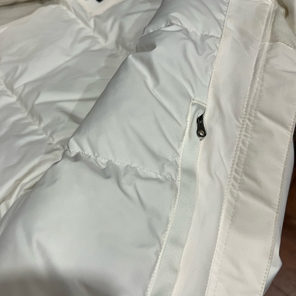 The North Face Women's Arctic Hooded Faux-Fur-Trim Parka - Picture 7 of 11